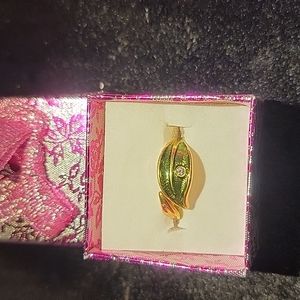 Avon | Jewelry | Vintage Avon Leaf Ring | Poshmark